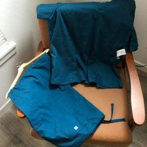 Butter Soft Scrubs 2x top 3x pants Blue